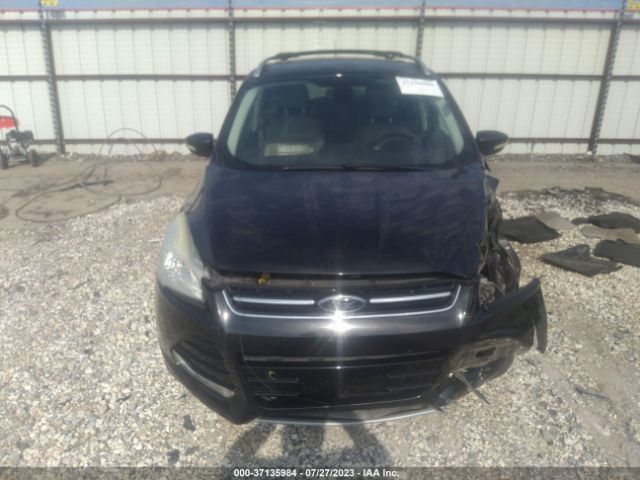 1FMCU0JX2FUB45566 Ford Escape Titanium