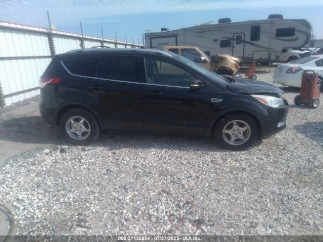 1FMCU0JX2FUB45566 Ford Escape Titanium