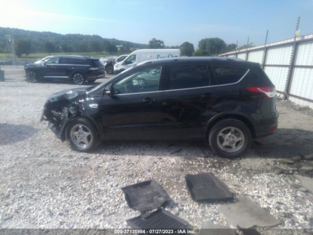 1FMCU0JX2FUB45566 Ford Escape Titanium