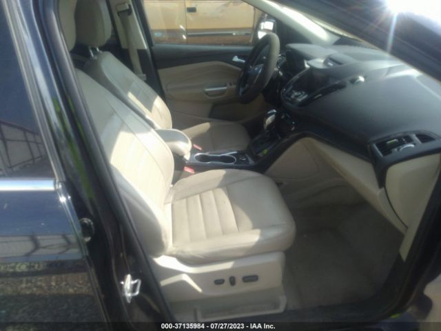 1FMCU0JX2FUB45566 Ford Escape Titanium