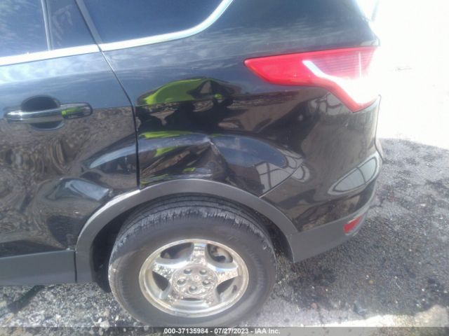 1FMCU0JX2FUB45566 Ford Escape Titanium