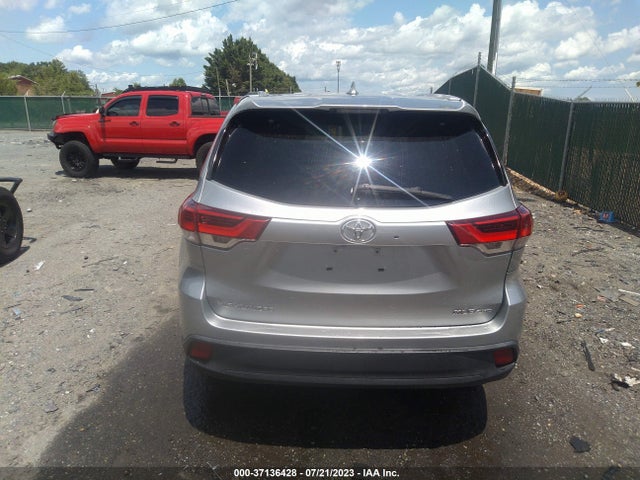 Toyota Highlander Xle 2018 5TDJZRFH2JS530867 Image 16
