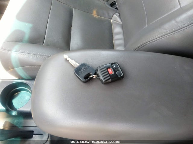 2002 FORD ESCAPE XLT VIN: 1FMYU03172KB54932