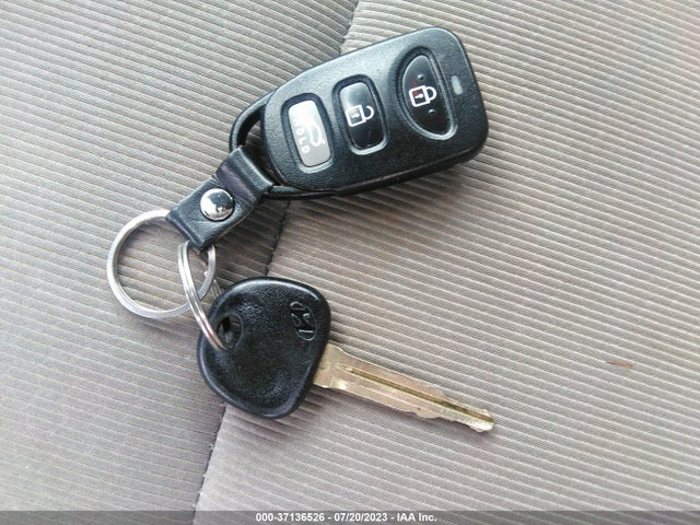 2018 HYUNDAI ELANTRA SE VIN: 5NPD74LF3JH312547