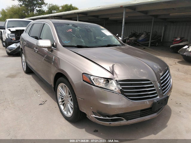 2018 Lincoln MKT, VIN: 2LMHJ5AT9JBL00352