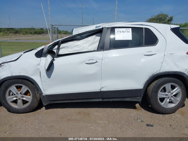 Chevrolet TRAX LS 2022 KL7CJKSMXNB548425 Image 13