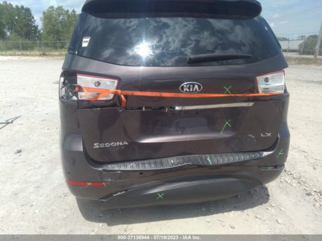 KNDMB5C13H6308883 KIA SEDONA LX