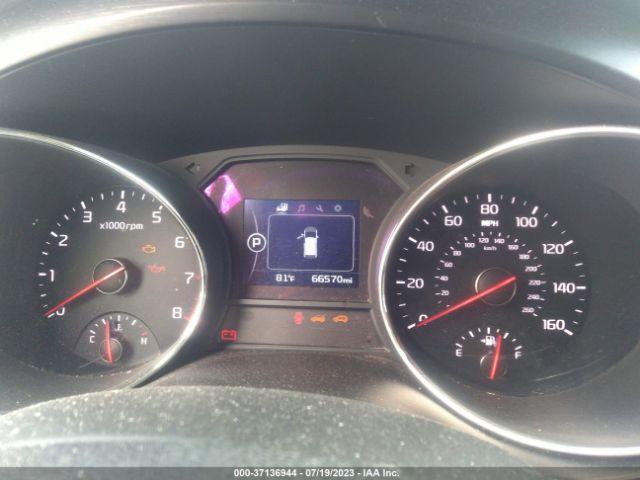KNDMB5C13H6308883 KIA SEDONA LX