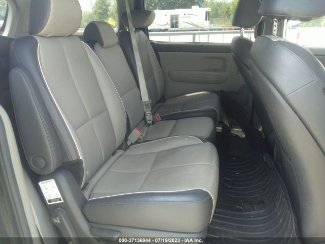 KNDMB5C13H6308883 KIA SEDONA LX