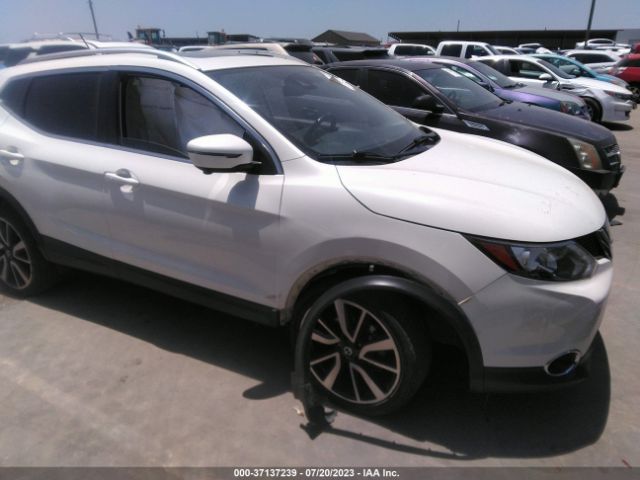 JN1BJ1CP2HW015504 Nissan Rogue Sport Sl
