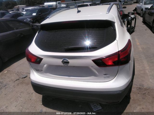 JN1BJ1CP2HW015504 Nissan Rogue Sport Sl