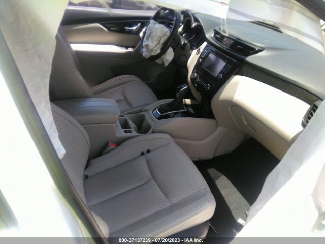 JN1BJ1CP2HW015504 Nissan Rogue Sport Sl