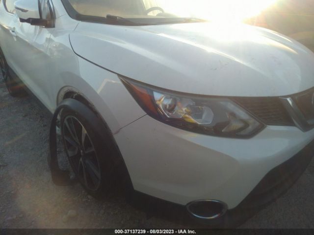 JN1BJ1CP2HW015504 Nissan Rogue Sport Sl