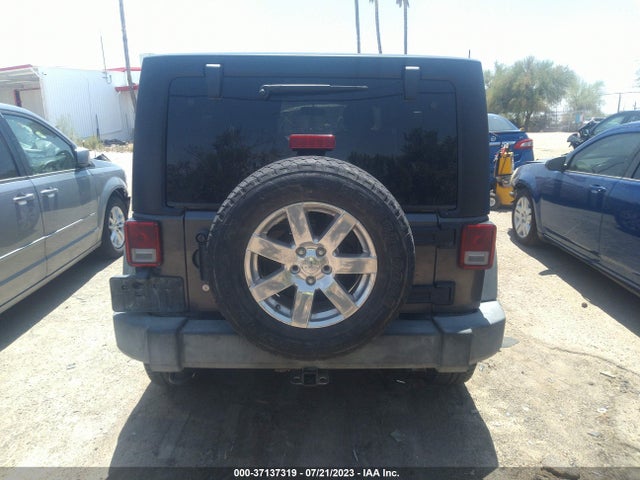 1C4BJWDG1GL324910 Jeep Wrangler Unlimited Sport