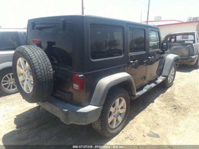 1C4BJWDG1GL324910 Jeep Wrangler Unlimited Sport