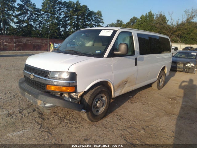 Chevrolet Express Passenger Lt 2015 1GAWGRFF2F1210987 Image 2
