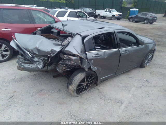 2011 CHRYSLER 200 S VIN: 1C3BC8FG2BN577612