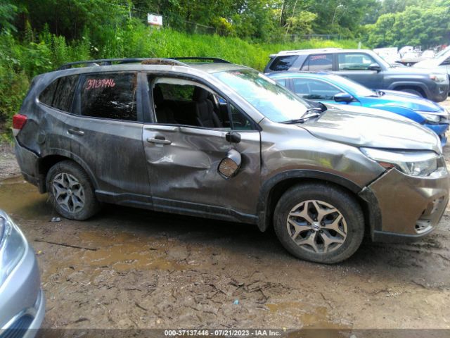 JF2SKAEC4KH441759 Subaru Forester Premium