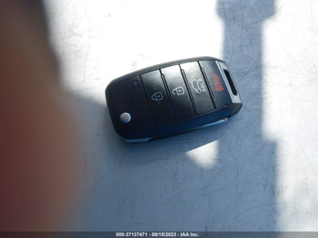 KNDJN2A29G7301790 KIA Soul Base