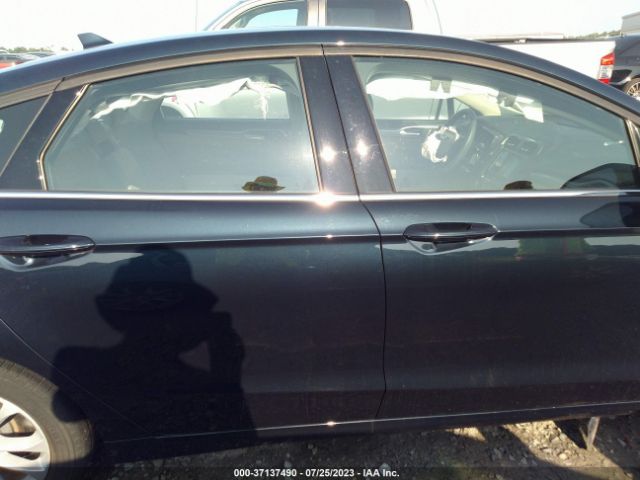3FA6P0HD6LR260913 Ford FUSION SE