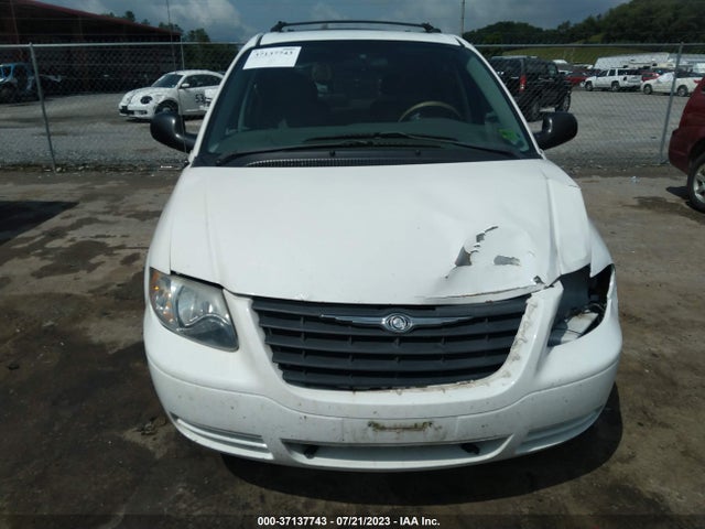 2005 CHRYSLER TOWN & COUNTRY VIN: 1C4GP45R95B238224