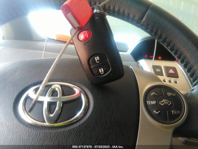 Toyota Prius V Two/three/five 2014 JTDZN3EU6E3292247 Image 3