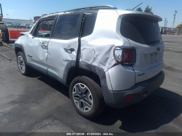 ZACCJBCT2FPB21093 Jeep Renegade Trailhawk