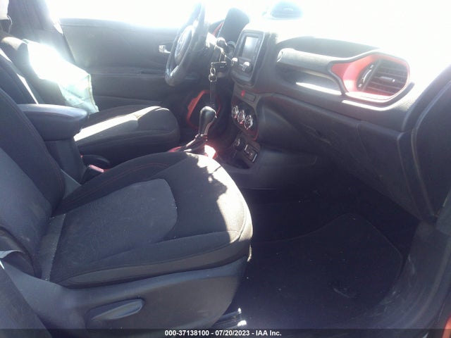 ZACCJBCT2FPB21093 Jeep Renegade Trailhawk