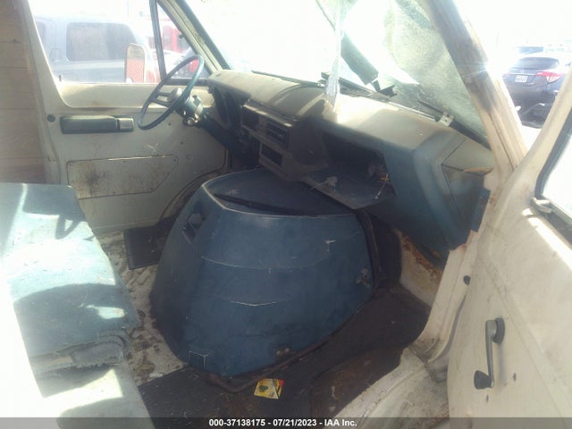1974 DODGE MAXI VAN VIN: B35BF4X131749