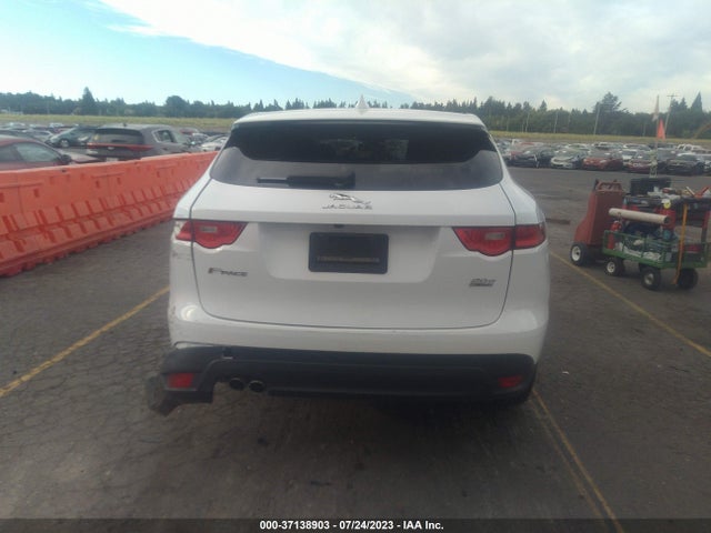 Jaguar F-pace 20d 2017 SADCS2BN1HA086280 Image 16