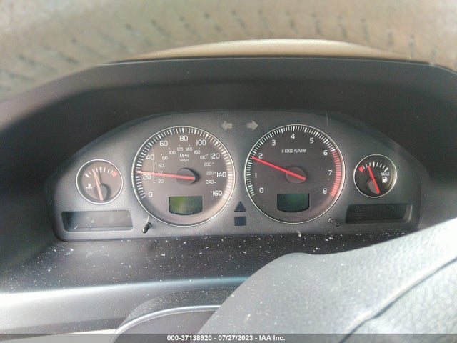 2005 VOLVO XC70 VIN: YV1SZ592851196068