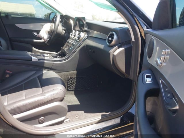 55SWF8DB9KU299686 Mercedes-Benz C-class C 300