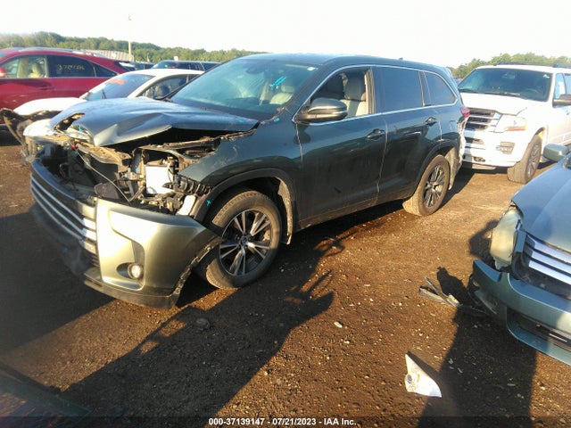 2018 TOYOTA HIGHLANDER LE VIN: 5TDBZRFH4JS887701