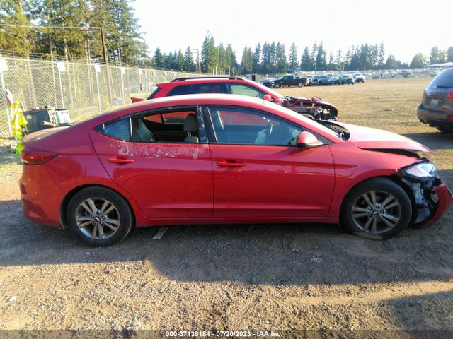 2018 HYUNDAI ELANTRA SEL VIN: 5NPD84LF5JH223608