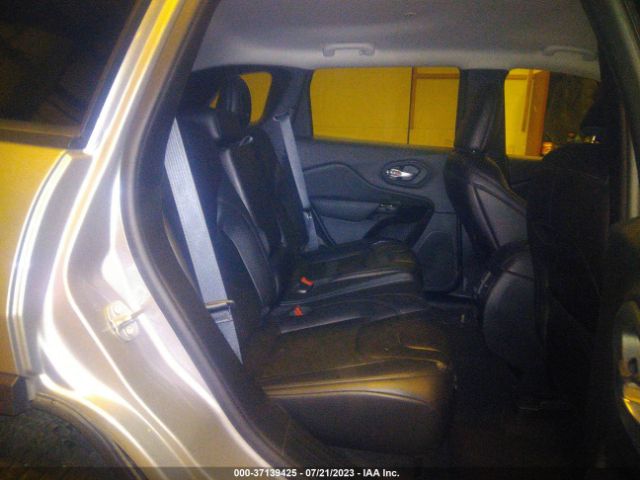 1C4PJMLXXKD456482 Jeep Cherokee Altitude