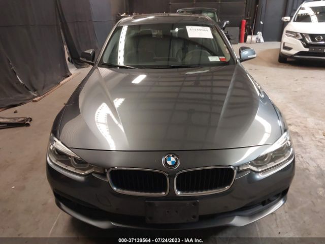 WBA8E5G51JNV02715 BMW 3 Series 320i Xdrive