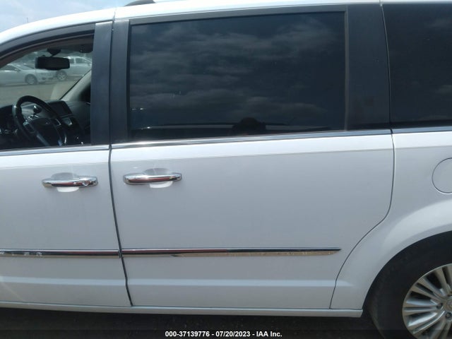 2C4RC1GG1ER147660 Chrysler Town & Country Limited