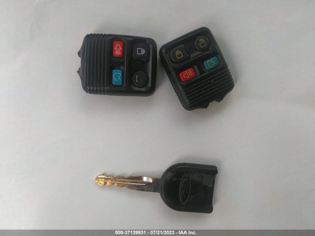 2008 FORD FOCUS SE/SES VIN: 1FAHP33N08W134416
