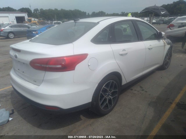Ford FOCUS SE 2018 1FADP3F21JL291704 Image 4