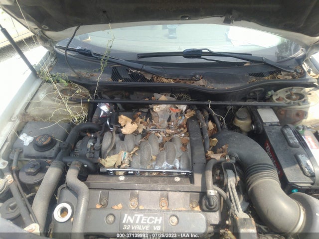 2000 LINCOLN CONTINENTAL VIN: 1LNHM97V1YY930592