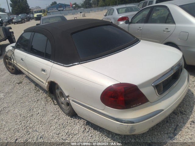2000 LINCOLN CONTINENTAL VIN: 1LNHM97V1YY930592
