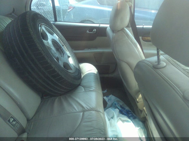 2000 LINCOLN CONTINENTAL VIN: 1LNHM97V1YY930592