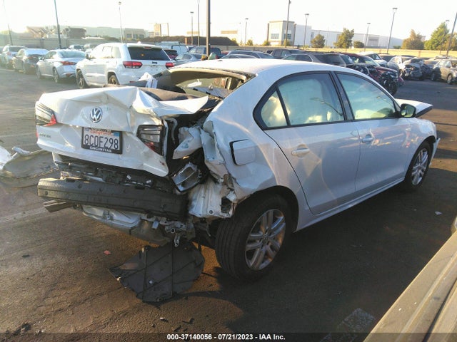 3VW2B7AJ7JM253296 Volkswagen Jetta 1.4t S
