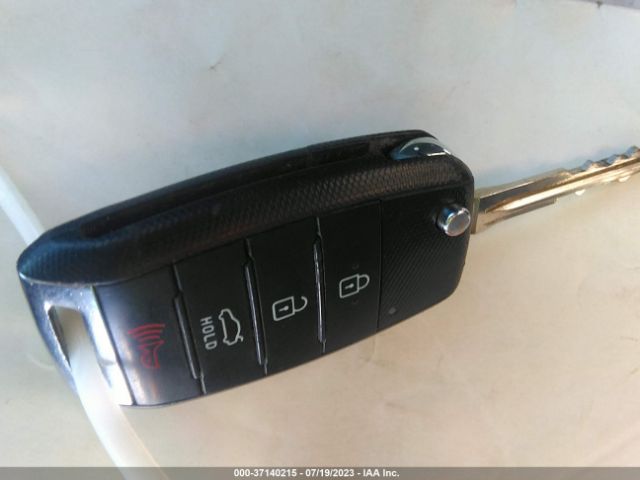 3KPFK4A79HE060983 KIA FORTE LX