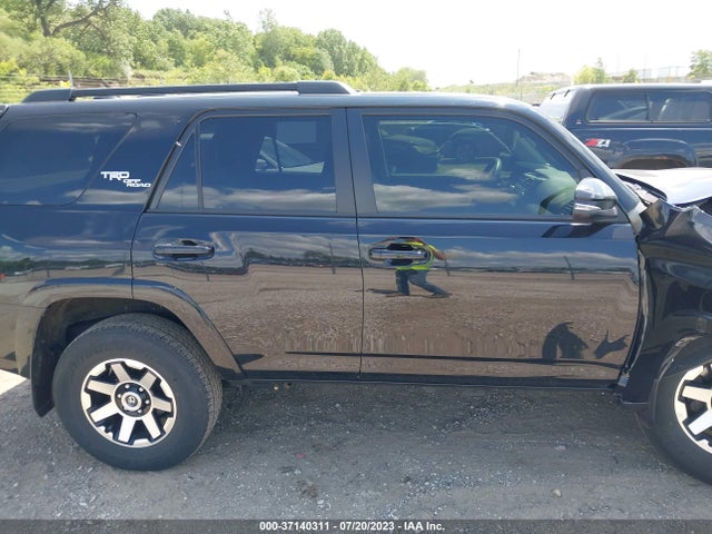 Toyota 4RUNNER SR5 2019 JTEBU5JR1K5647239 Image 5