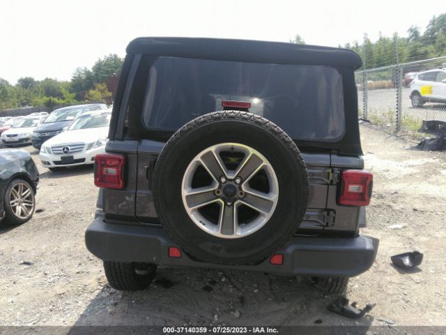 1C4HJXEG7NW105444 Jeep Wrangler Unlimited Sahara
