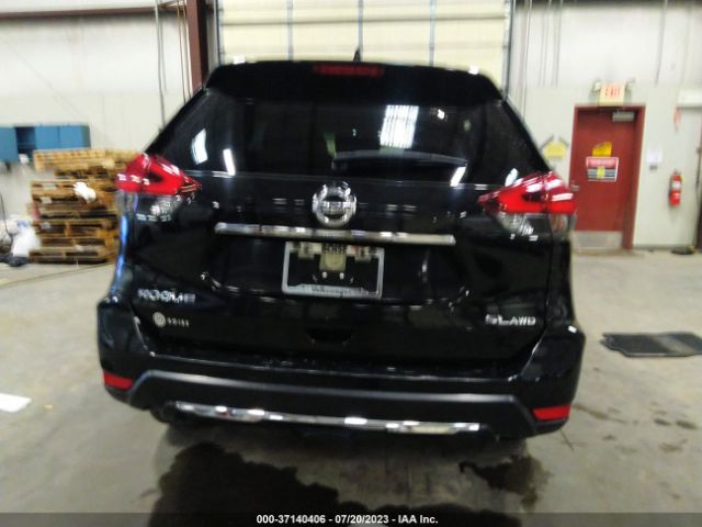JN8AT2MV2HW022446 Nissan Rogue Sl