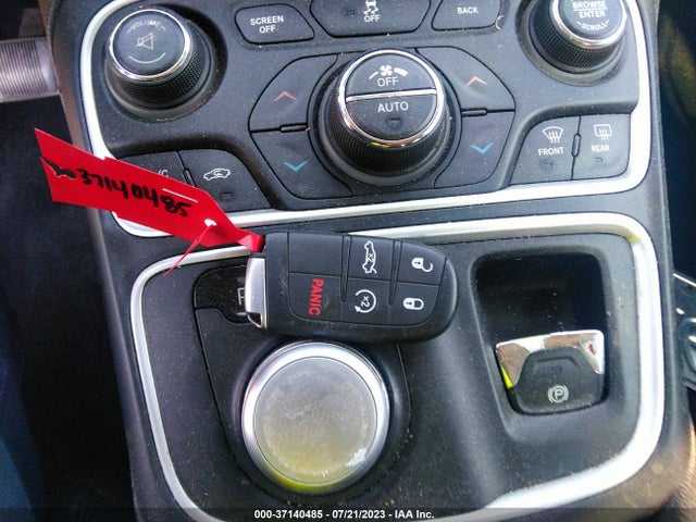 1C3CCCCG8FN517125 Chrysler 200 C