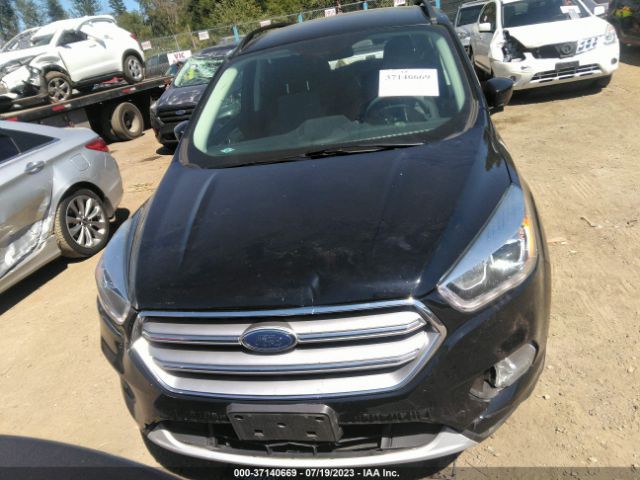 1FMCU9GD1HUC80879 Ford ESCAPE SE