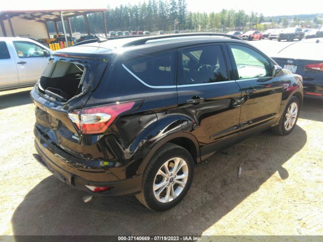 1FMCU9GD1HUC80879 Ford ESCAPE SE